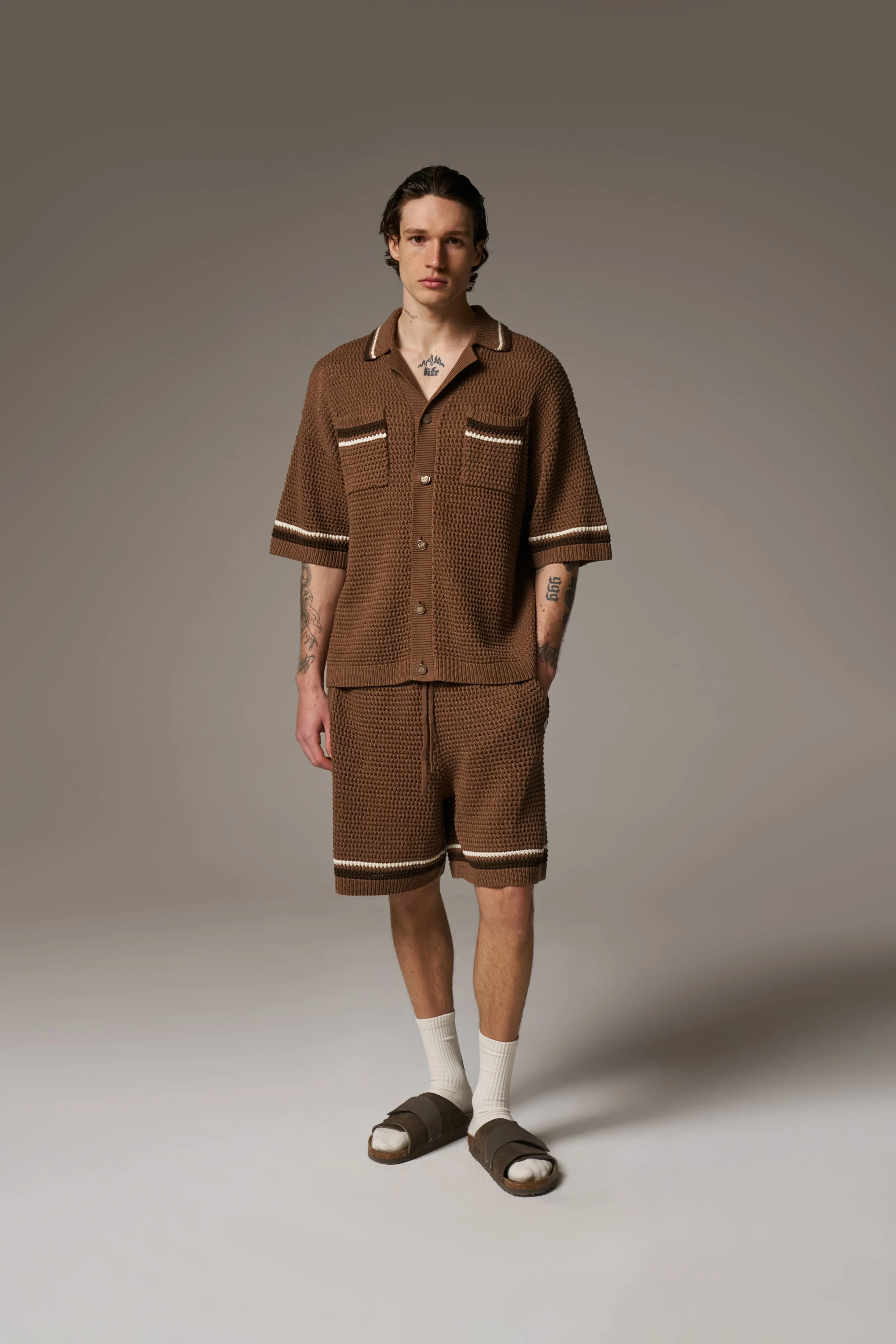CROCHET KNITTED STRIPE SHIRT - BROWN