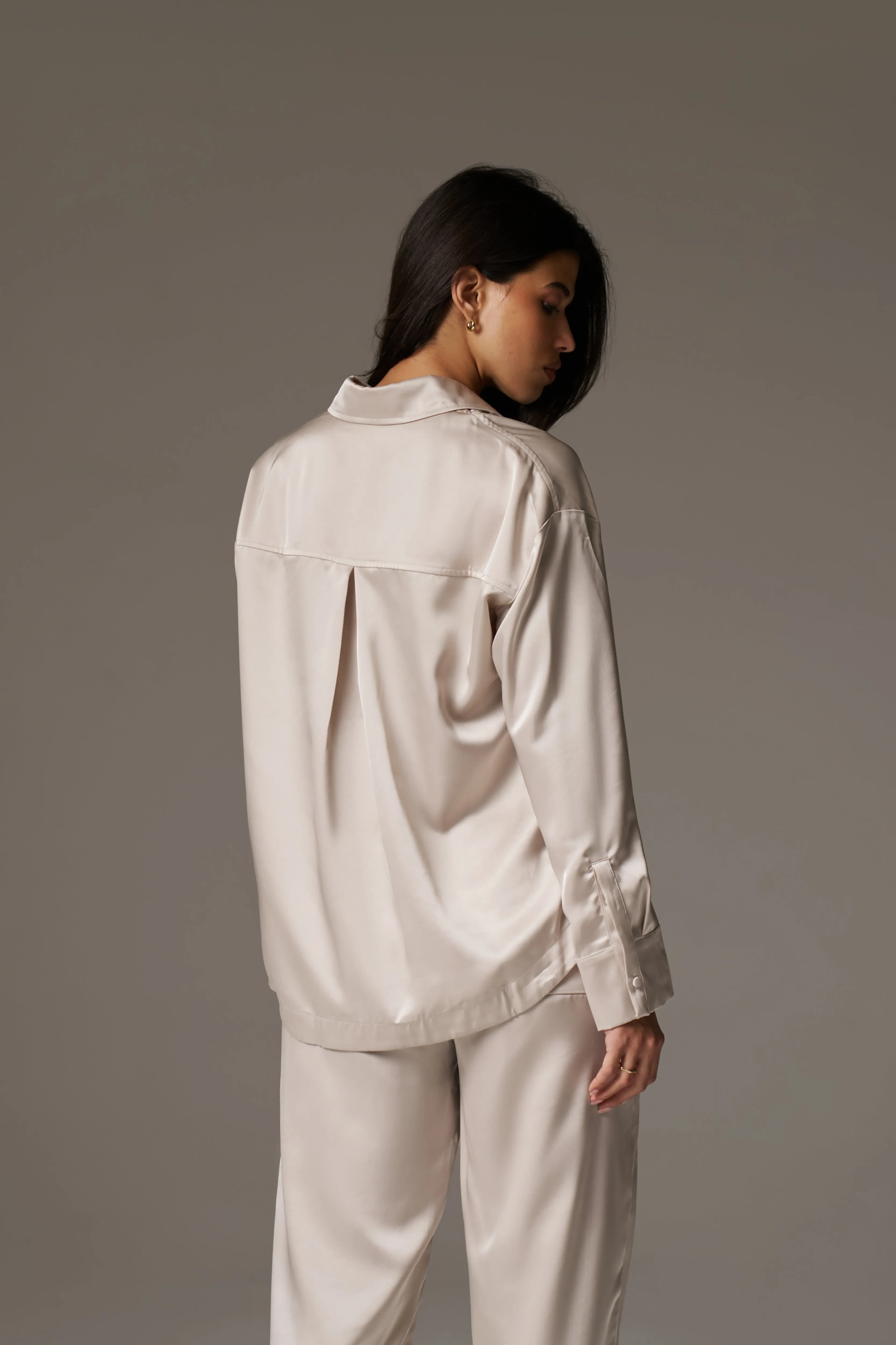 SATIN EMBLEM SHIRT - BEIGE