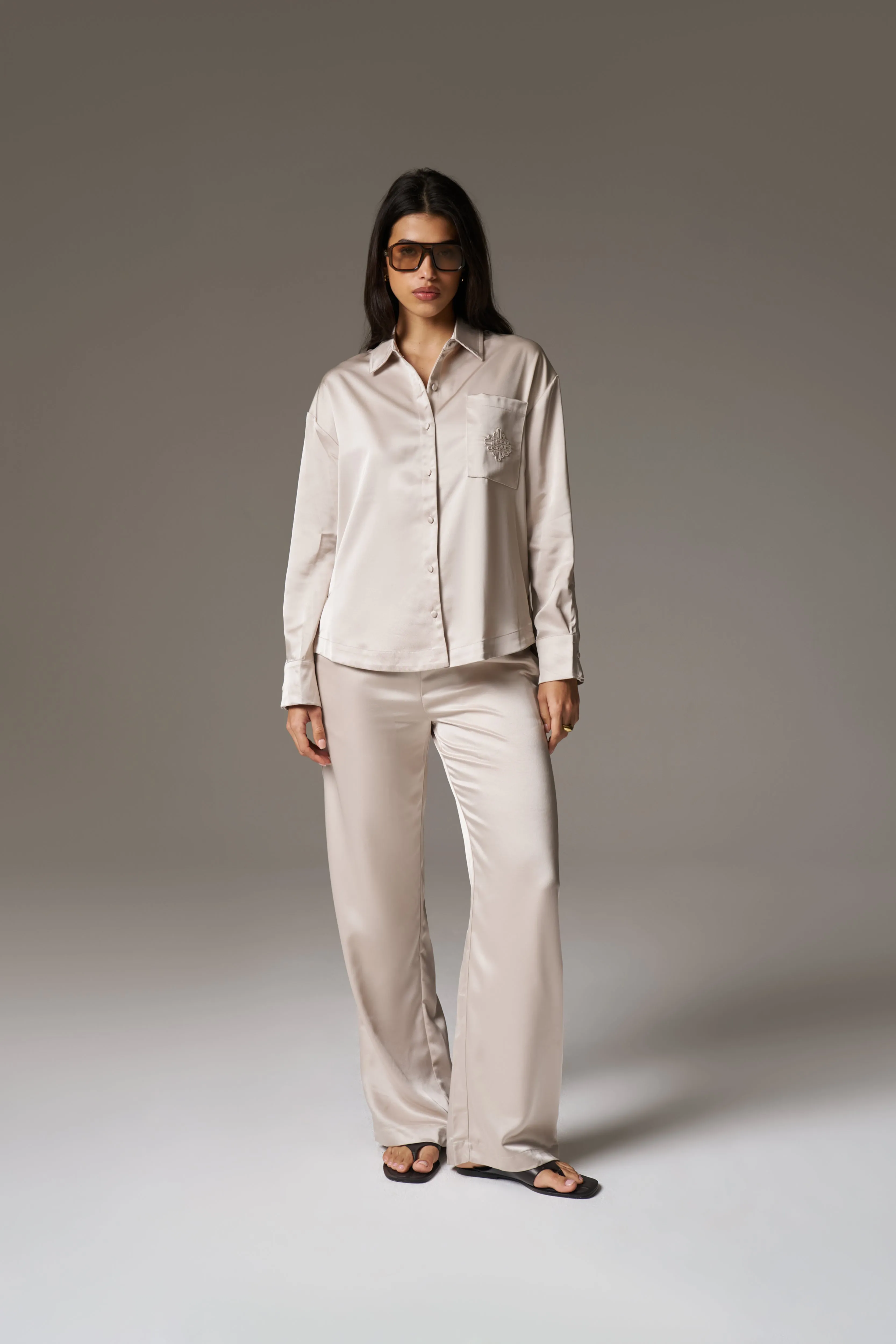 SATIN EMBLEM SHIRT - BEIGE